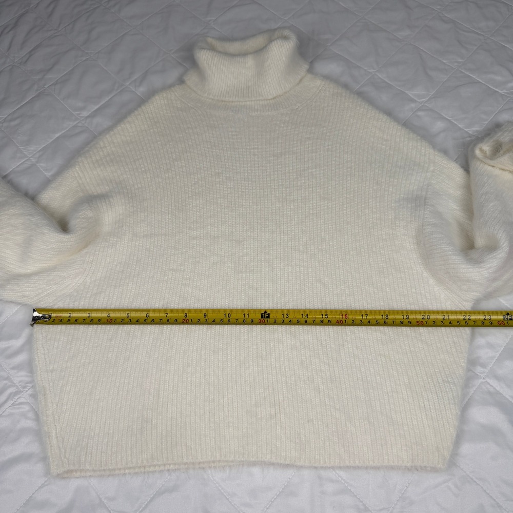 H&M Women's Small Cream Fuzzy Turtleneck Sweater Oversized Boxy Soft Knit - Picture 9 of 14
